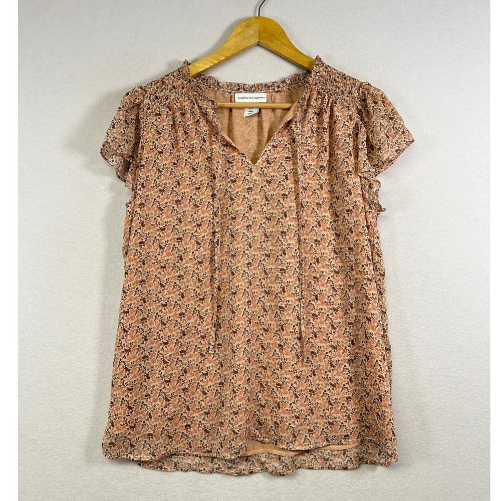Cupcakes and Cashmere Floral Flutter Sleeve Blouse Womens Medium Peach Metallic